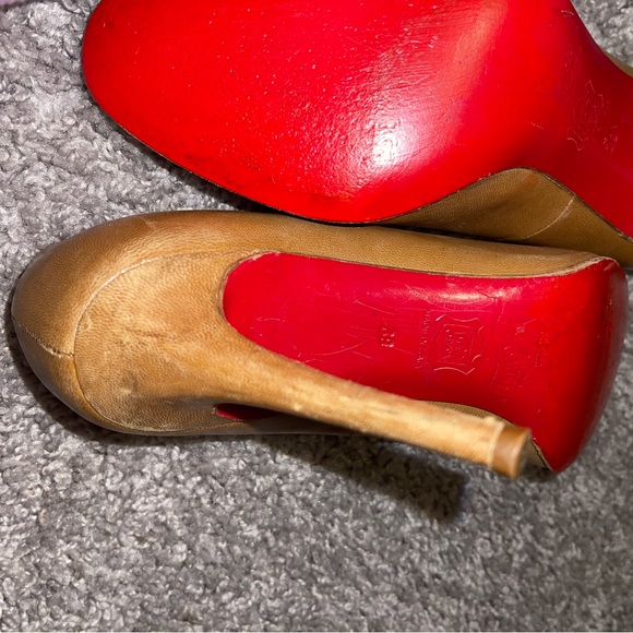 Christian Louboutin simple pump in Camel size 39 or 7.5 - Picture 6 of 11